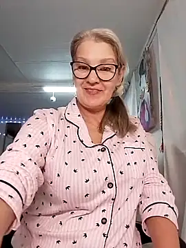 irinamaux online show from 11/18/25, 05:05