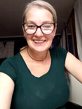 irinamaux online show from 10/23/25, 07:40