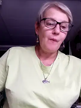 Snapshot of irinamaux chatting on 06/03/26, 03:17 irinamaux online show from 06/03/26, 03:17