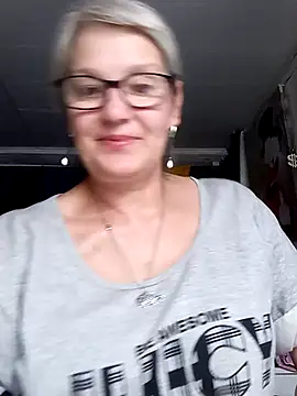 Snapshot of irinamaux chatting on 06/20/26, 04:34 irinamaux online show from 06/20/26, 04:34