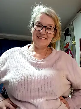 irinamaux online show from 04/10/26, 04:30