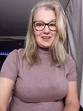 irinamaux online show from 11/19/25, 05:29