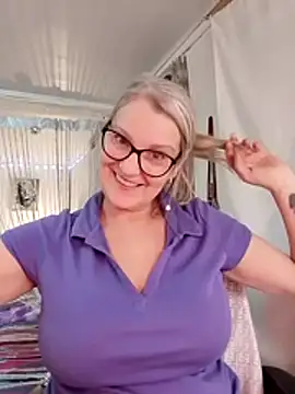 irinamaux online show from 12/14/25, 10:43