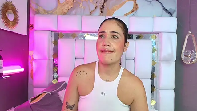 emily madrid online show from 11/11/25, 05:24