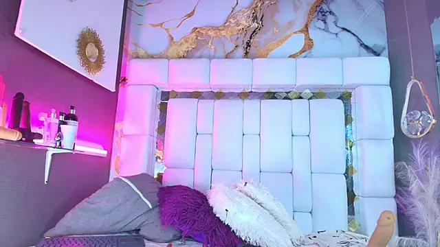 emily madrid online show from 12/05/25, 05:50