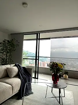 Snapshot of Brunettexio chatting on 09/19/25, 09:52 Brunettexio online show from 09/19/25, 09:52