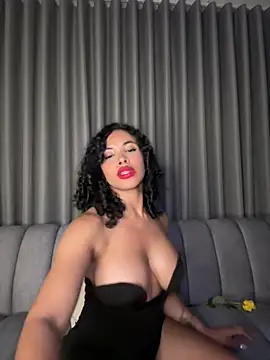 Snapshot of Brunettexio chatting on 03/07/25, 02:15 Brunettexio online show from 03/07/25, 02:15