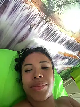 Snapshot of Brunettexio chatting on 02/14/25, 07:54 Brunettexio online show from 02/14/25, 07:54