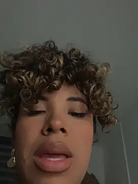 Brunettexio online show from 11/13/25, 03:21