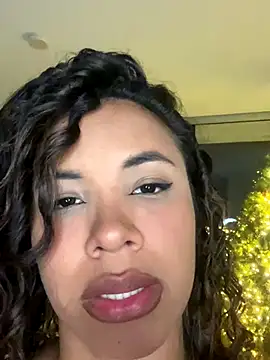 Brunettexio online show from 12/17/25, 03:22