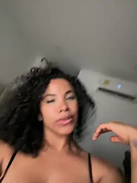 Snapshot of Brunettexio chatting on 03/02/25, 04:07 Brunettexio online show from 03/02/25, 04:07