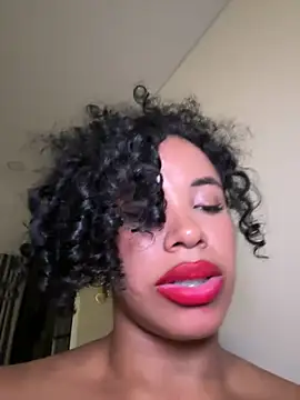 Snapshot of Brunettexio chatting on 03/07/25, 05:18 Brunettexio online show from 03/07/25, 05:18