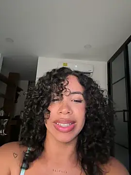 Snapshot of Brunettexio chatting on 03/02/25, 10:02 Brunettexio online show from 03/02/25, 10:02