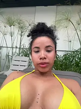 Snapshot of Brunettexio chatting on 01/24/25, 10:08 Brunettexio online show from 01/24/25, 10:08