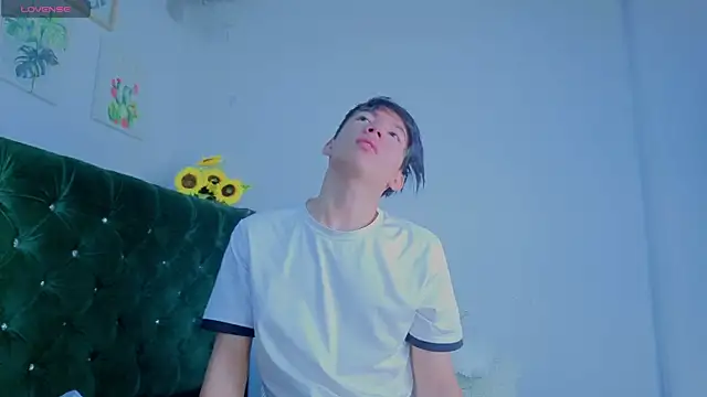 Levii Ackermann online show from 03/24/26, 02:17