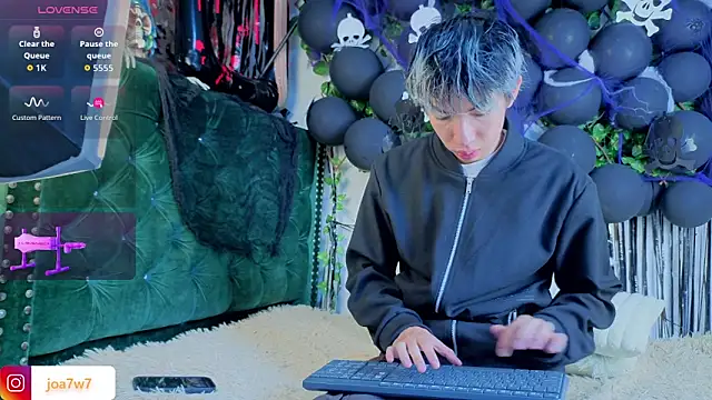 Levii Ackermann online show from 10/29/25, 01:43