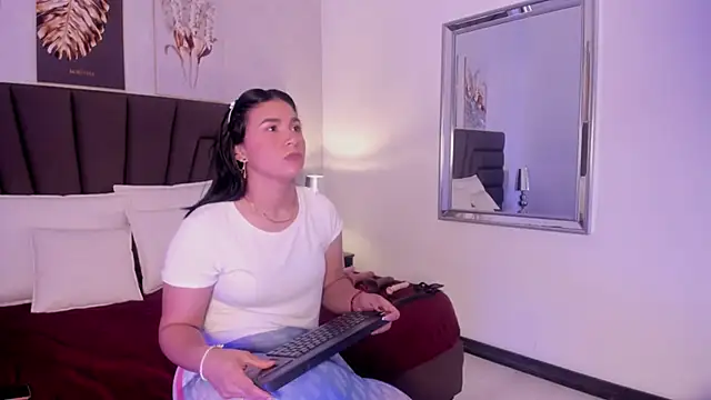 Snapshot of Sofi_Perez_ chatting on 03/20/25, 11:16 Sofi Perez online show from 03/20/25, 11:16