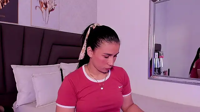 Snapshot of Sofi_Perez_ chatting on 10/02/25, 11:24 Sofi Perez online show from 10/02/25, 11:24