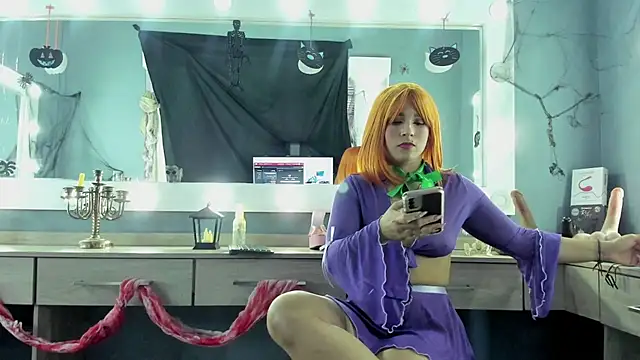 Sofi Perez  online show from 10/31/25, 11:51