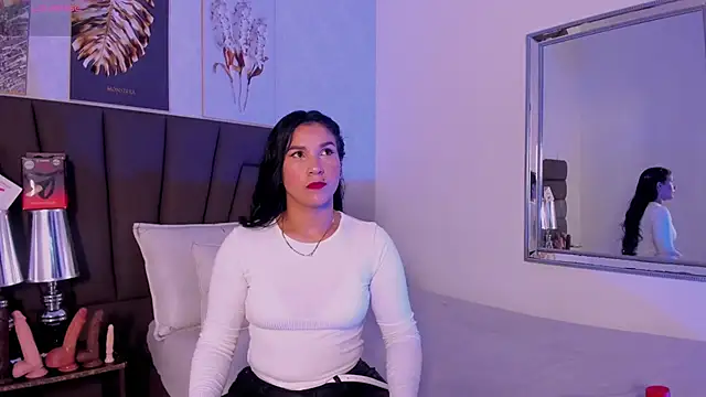 Sofi Perez  online show from 02/05/26, 11:17