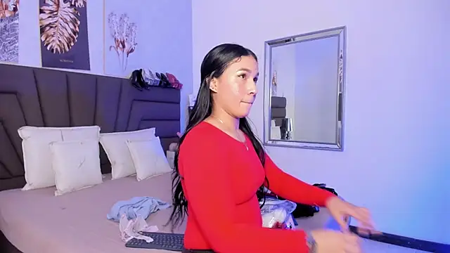 Sofi Perez  online show from 03/19/26, 11:10