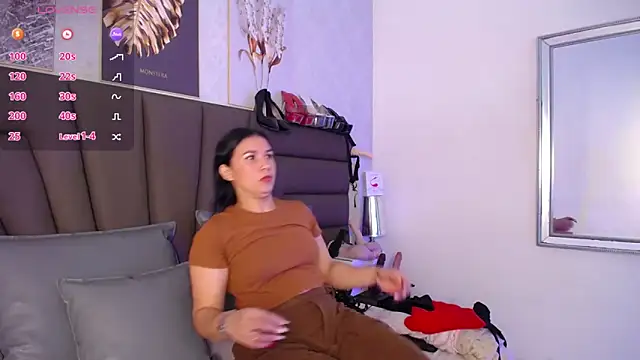 Snapshot of Sofi_Perez_ chatting on 05/01/26, 11:15 Sofi Perez online show from 05/01/26, 11:15
