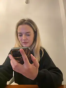 LexyGold online show from 11/14/25, 02:21