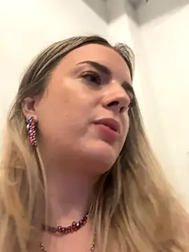 LexyGold online show from 11/08/25, 05:05