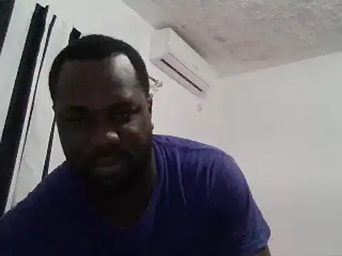 Snapshot of Bighood_T chatting on 12/12/24, 02:37 Bighood T online show from 12/12/24, 02:37