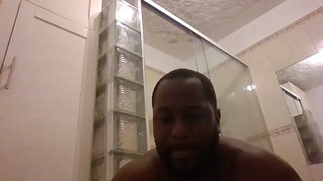 Snapshot of Bighood_T chatting on 06/21/26, 05:46 Bighood T online show from 06/21/26, 05:46