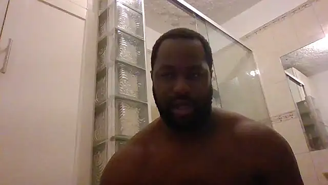 Snapshot of Bighood_T chatting on 06/18/26, 06:12 Bighood T online show from 06/18/26, 06:12