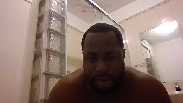 Snapshot of Bighood_T chatting on 10/20/25, 04:47 Bighood T online show from 10/20/25, 04:47