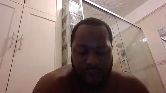 Snapshot of Bighood_T chatting on 06/25/26, 05:23 Bighood T online show from 06/25/26, 05:23