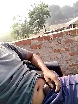 Snapshot of ErRakesh1 chatting on 11/17/25, 04:05 ErRakesh1 online show from 11/17/25, 04:05