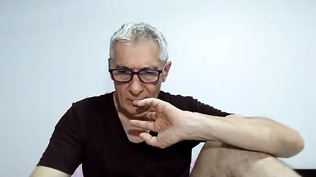 Snapshot of BIGUNCUTHARDCOCK chatting on 04/23/26, 12:39 BIGUNCUTHARDCOCK online show from 04/23/26, 12:39