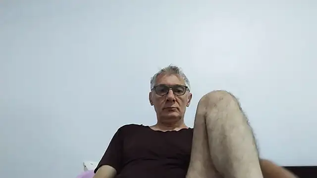 Snapshot of BIGUNCUTHARDCOCK chatting on 06/25/26, 12:08 BIGUNCUTHARDCOCK online show from 06/25/26, 12:08