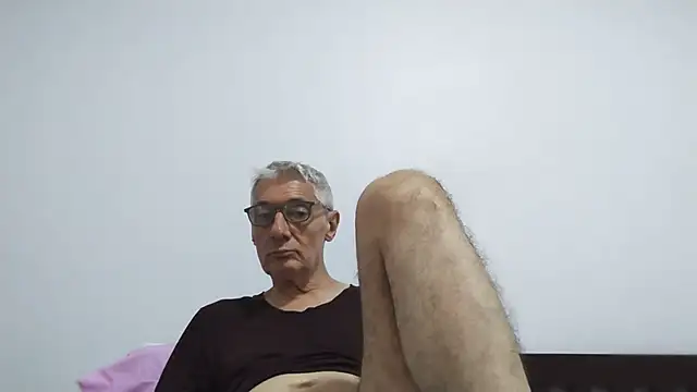 Snapshot of BIGUNCUTHARDCOCK chatting on 07/12/26, 12:11 BIGUNCUTHARDCOCK online show from 07/12/26, 12:11