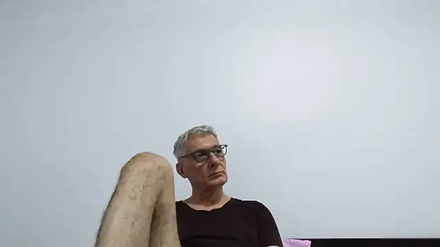 Snapshot of BIGUNCUTHARDCOCK chatting on 05/29/26, 12:16 BIGUNCUTHARDCOCK online show from 05/29/26, 12:16