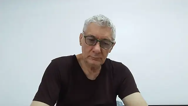 Snapshot of BIGUNCUTHARDCOCK chatting on 05/24/26, 12:32 BIGUNCUTHARDCOCK online show from 05/24/26, 12:32