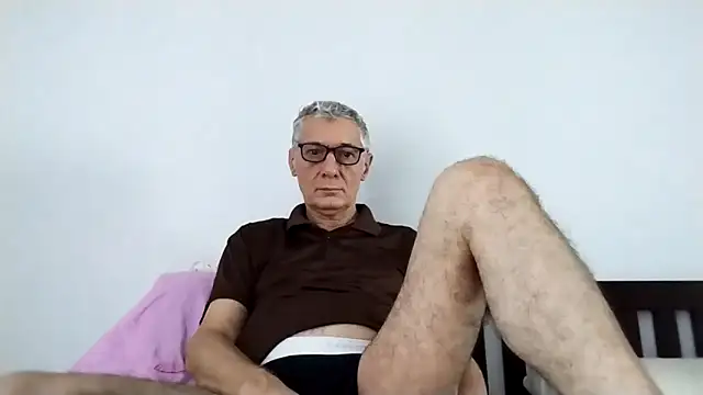 Snapshot of BIGUNCUTHARDCOCK chatting on 05/10/26, 12:47 BIGUNCUTHARDCOCK online show from 05/10/26, 12:47