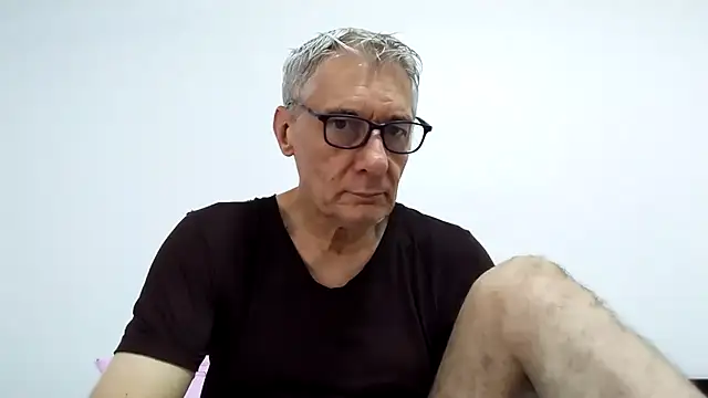Snapshot of BIGUNCUTHARDCOCK chatting on 05/14/26, 12:29 BIGUNCUTHARDCOCK online show from 05/14/26, 12:29
