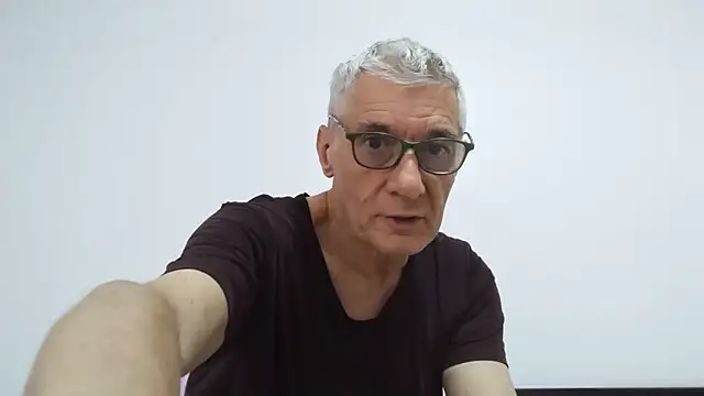 Snapshot of BIGUNCUTHARDCOCK chatting on 05/20/26, 12:40 BIGUNCUTHARDCOCK online show from 05/20/26, 12:40