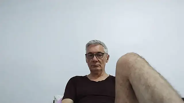 Snapshot of BIGUNCUTHARDCOCK chatting on 06/17/26, 01:27 BIGUNCUTHARDCOCK online show from 06/17/26, 01:27