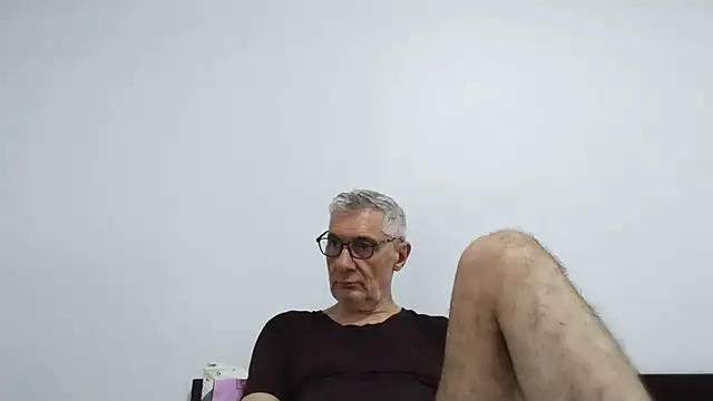 Snapshot of BIGUNCUTHARDCOCK chatting on 05/26/26, 12:31 BIGUNCUTHARDCOCK online show from 05/26/26, 12:31
