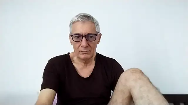 Snapshot of BIGUNCUTHARDCOCK chatting on 05/03/26, 12:16 BIGUNCUTHARDCOCK online show from 05/03/26, 12:16