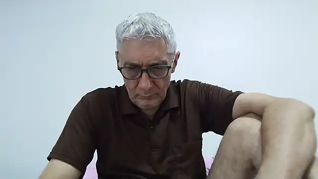 Snapshot of BIGUNCUTHARDCOCK chatting on 05/25/26, 12:32 BIGUNCUTHARDCOCK online show from 05/25/26, 12:32