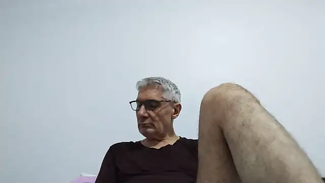 Snapshot of BIGUNCUTHARDCOCK chatting on 06/12/26, 12:08 BIGUNCUTHARDCOCK online show from 06/12/26, 12:08
