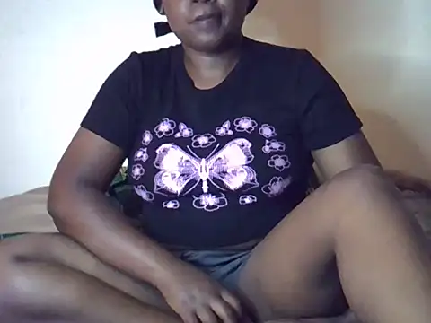 Giannah01 online show from 01/15/26, 05:22