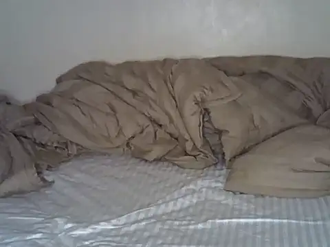 Giannah01 online show from 09/15/25, 07:03