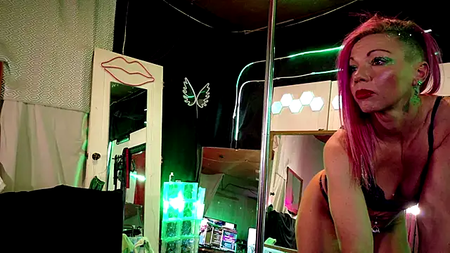 Snapshot of MadisonMarie chatting on 03/18/25, 08:50 MadisonMarie online show from 03/18/25, 08:50